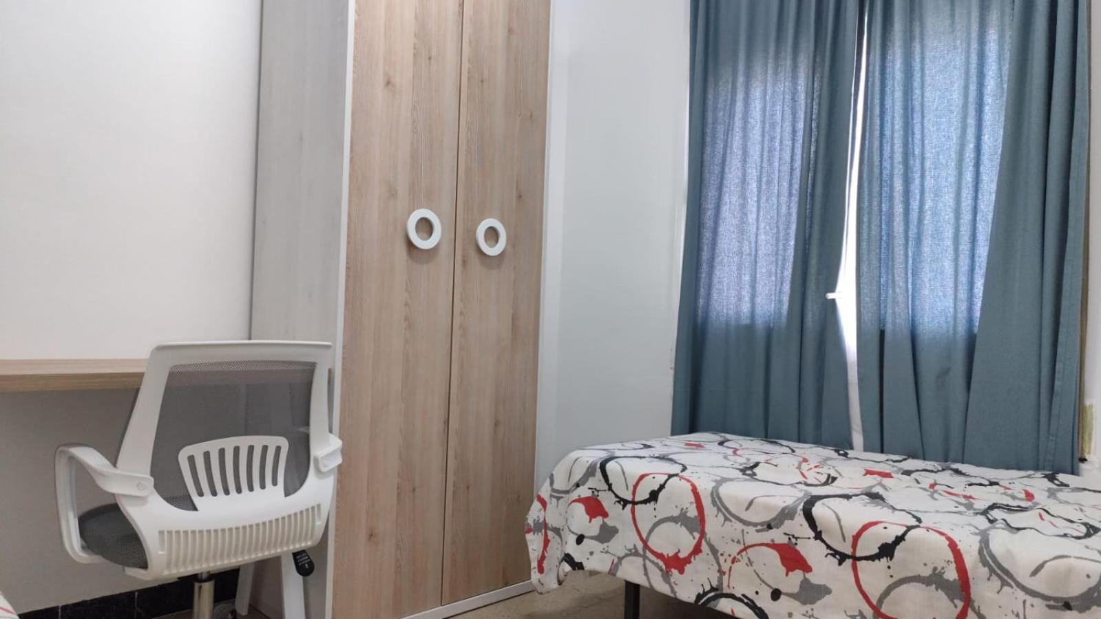 Hostal Ideal Gavà Екстериор снимка