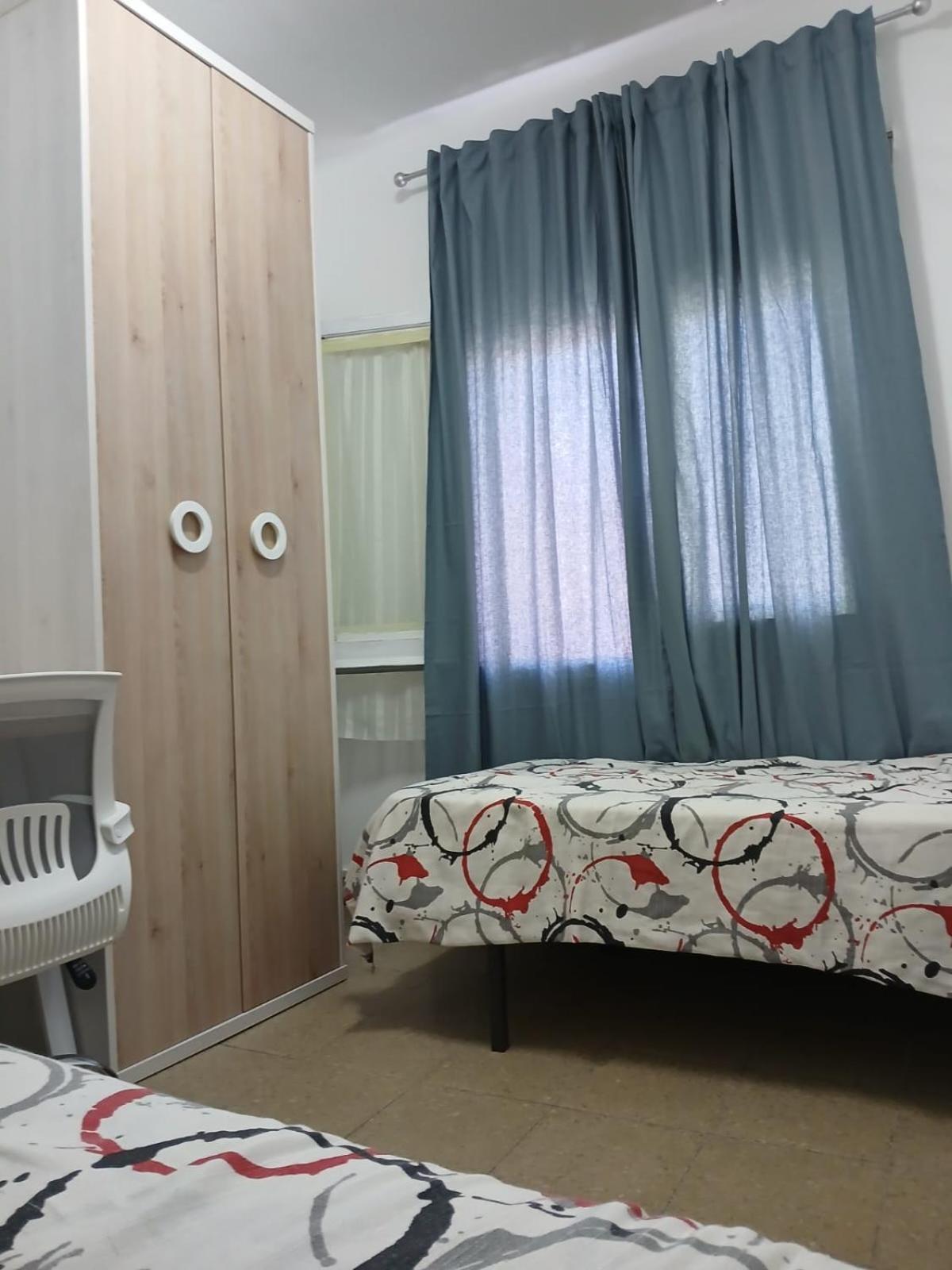 Hostal Ideal Gavà Екстериор снимка